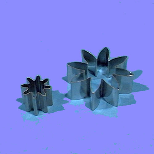 PME Daisy Small 8 Petal Flower Cutters